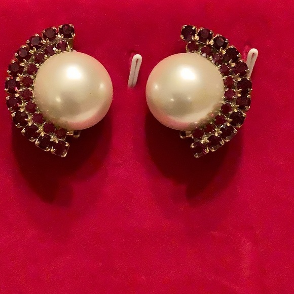 2 pair of Vintage clip on earrings - Picture 3 of 3